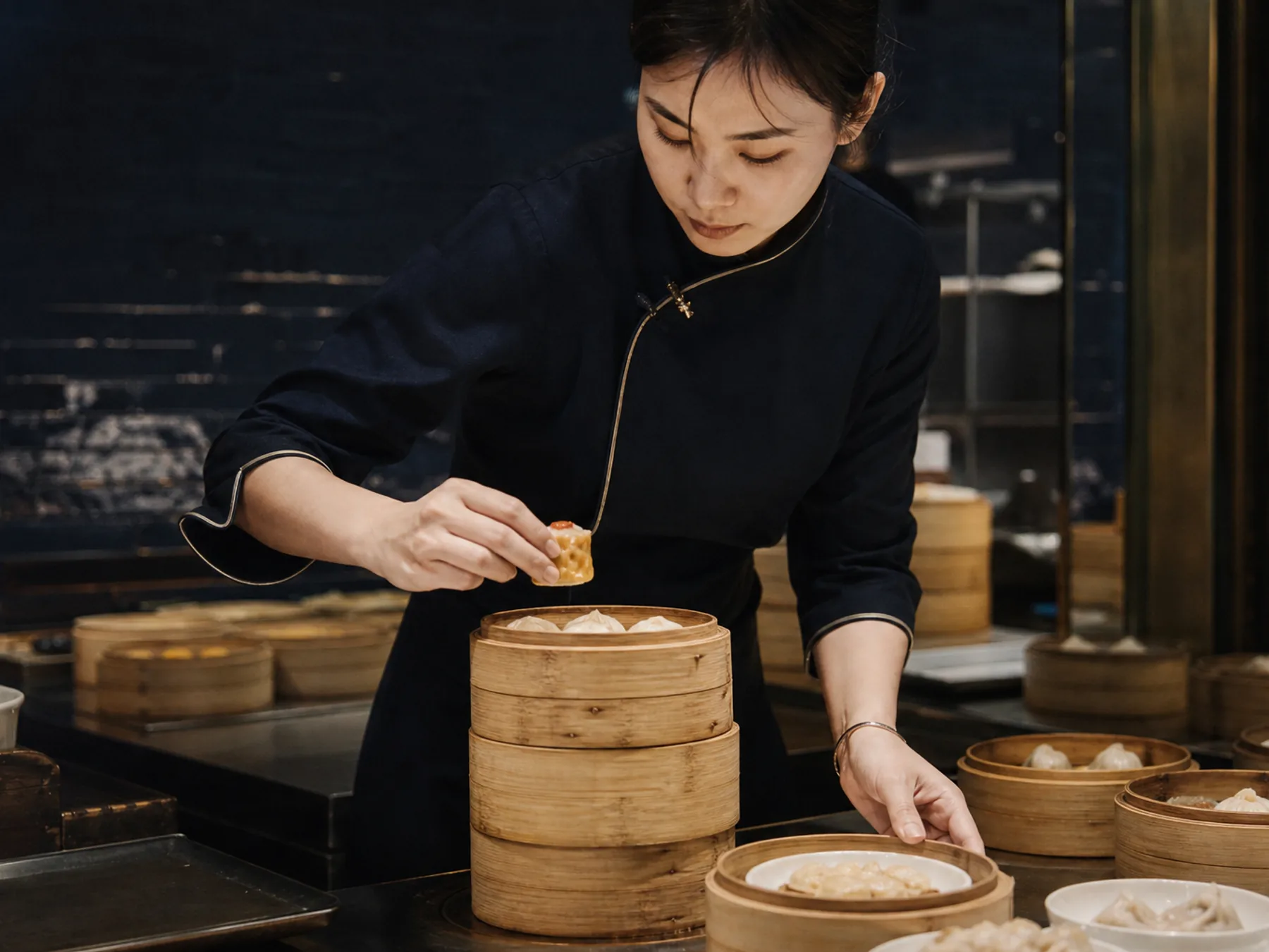 Second visual context: Cantonese cuisine for international guests: a clear introduction