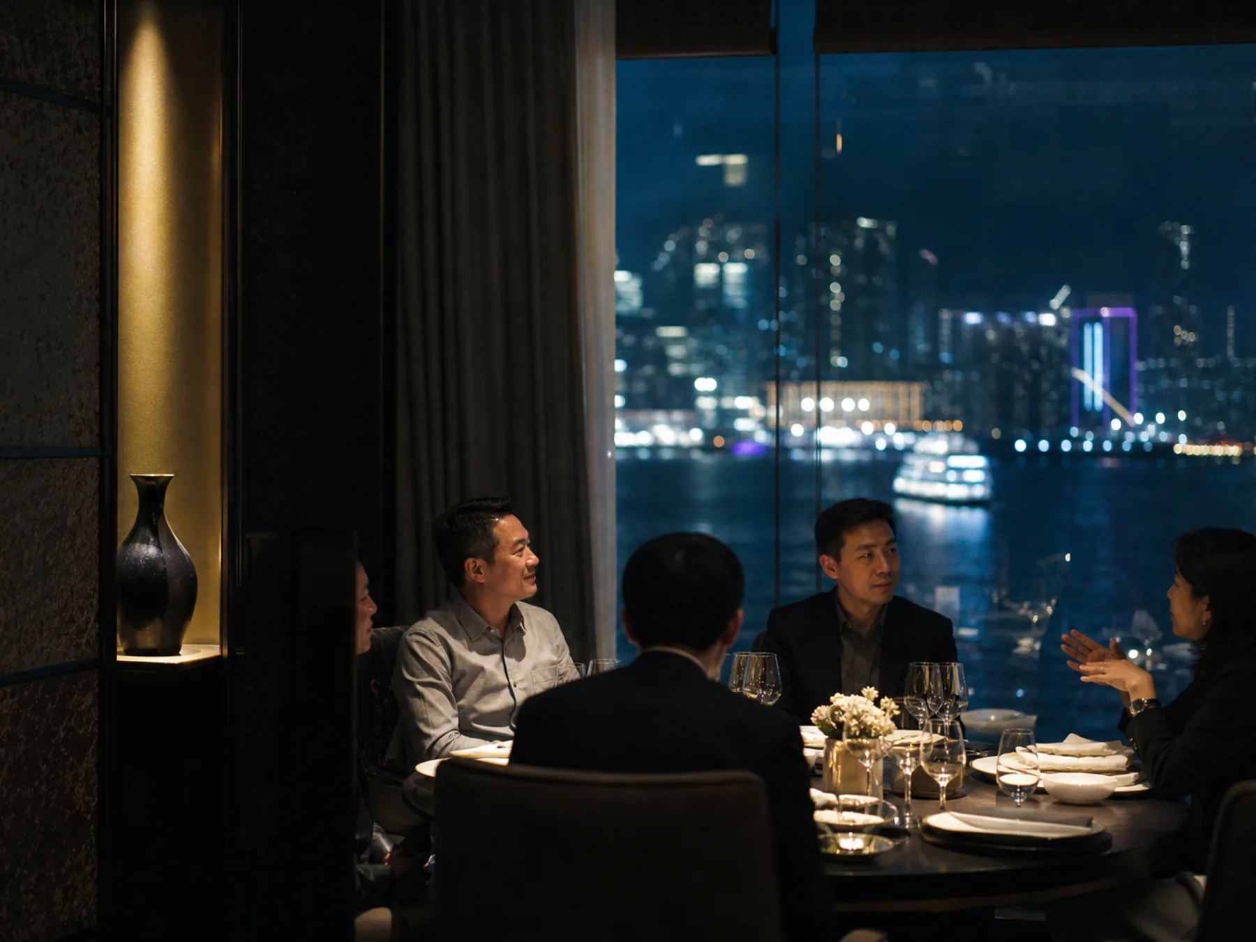First visual context: A Shanghai restaurant for a business meeting: selection criteria